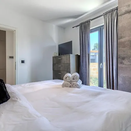 Olea - Cvitani By Guide * Radovani