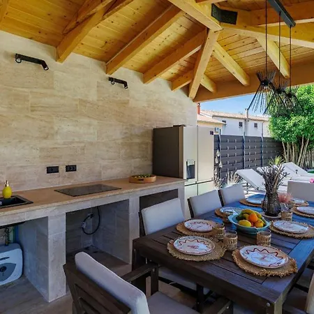 Olea - Cvitani By Guide Villa Radovani