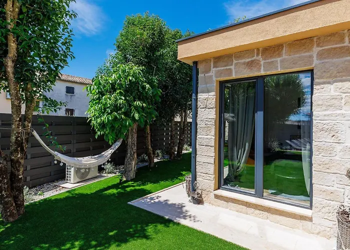 Olea - Cvitani By Guide *